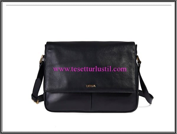 Desa siyah deri postacı çantası-486 TL